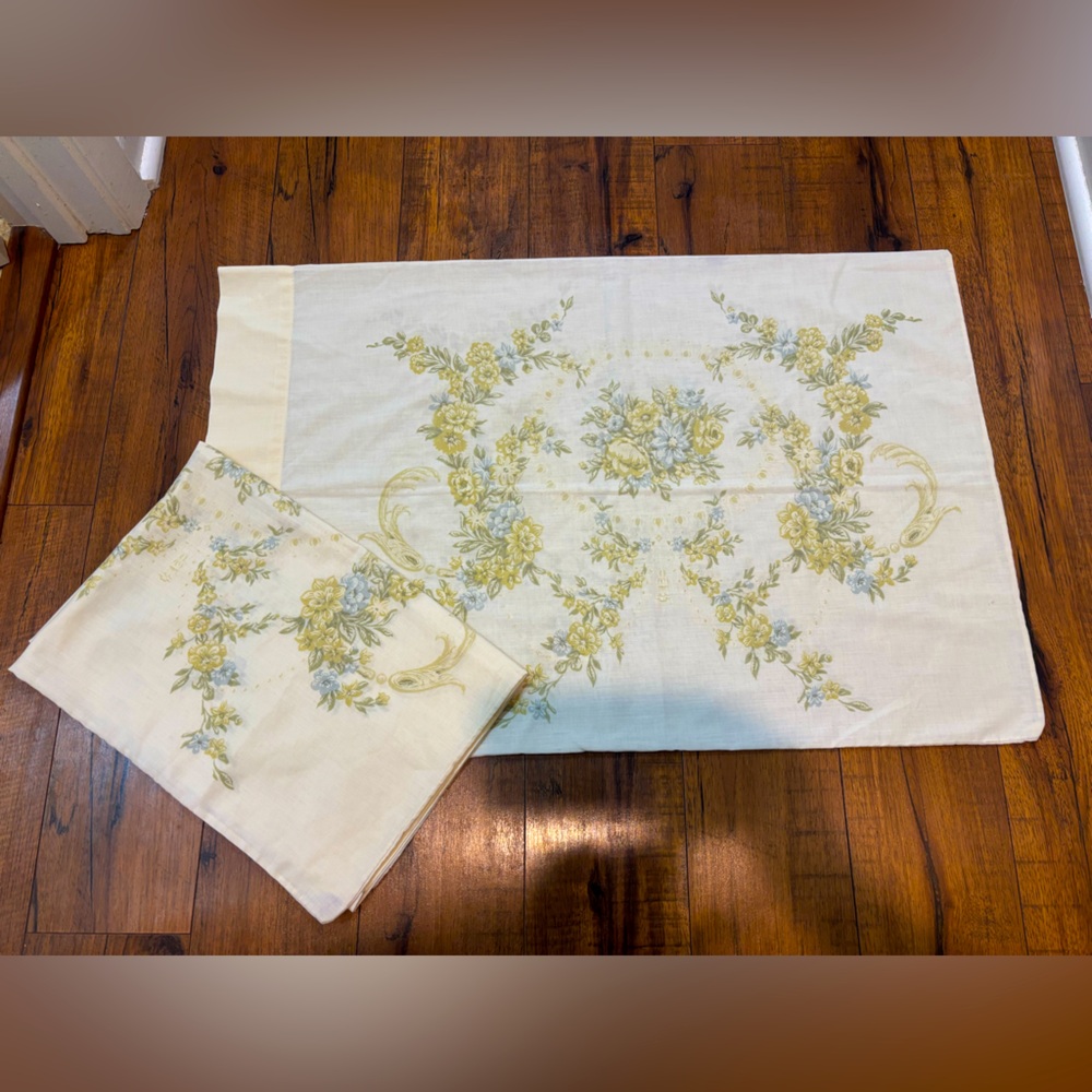 Vintage Utica by J.P. Stevens Set of Floral Pillowcases